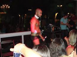 Promotoria investiga go-go boy em festa da Prefeitura de Palhoça (SC)